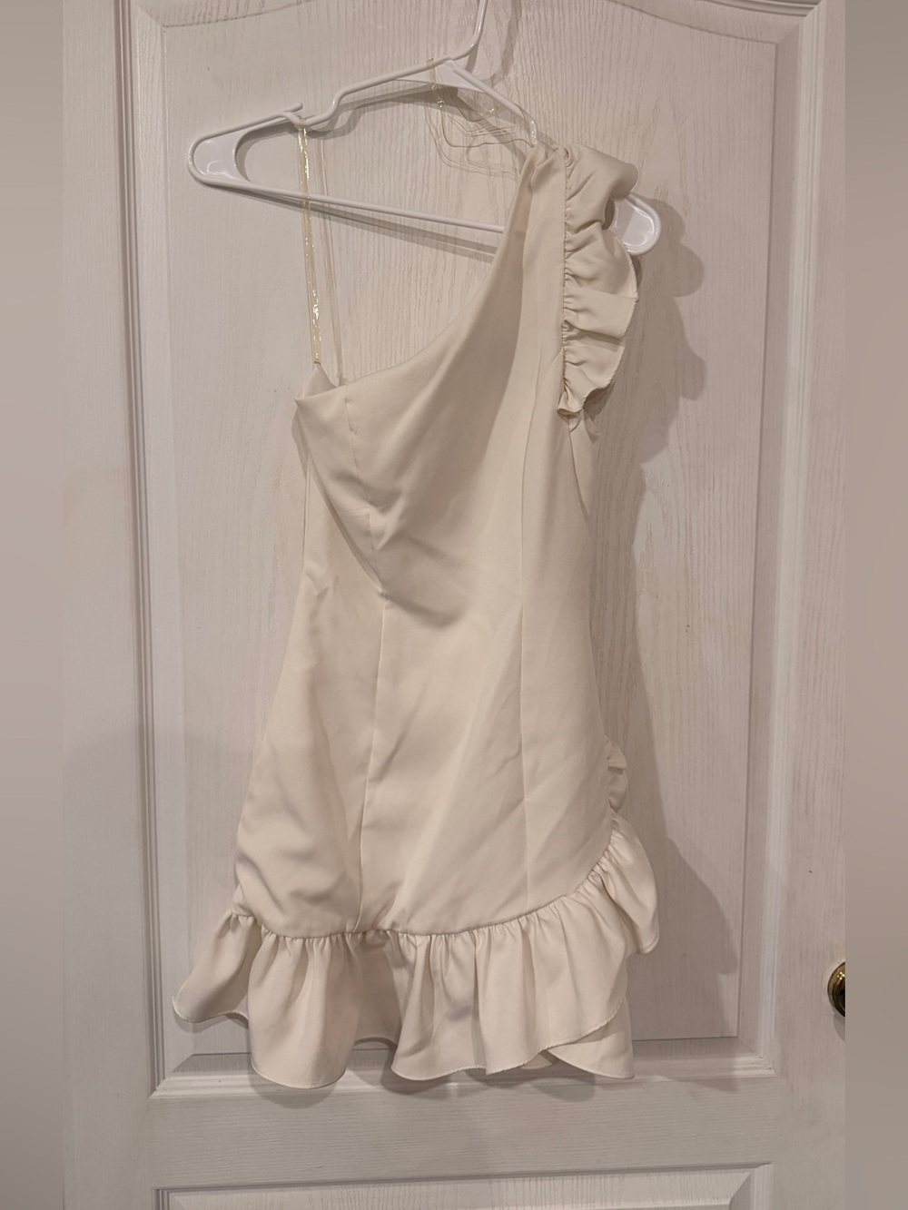 DO+BE White One-Shoulder Ruffle Mini Dress